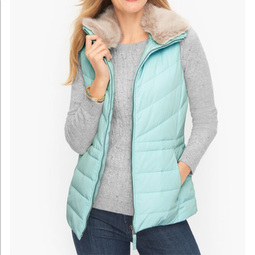 Talbots beautiful green puffer vest with removable faux fur collar NWT